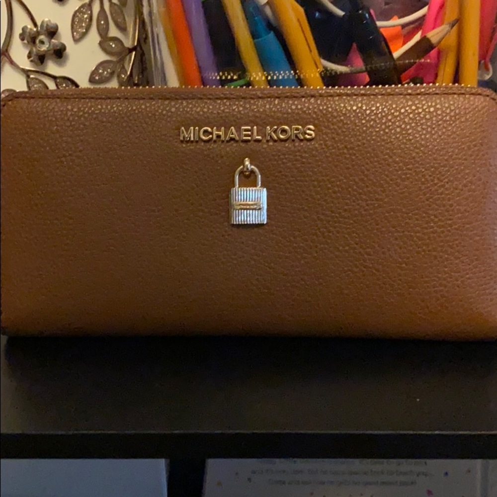 Authentic MICHAEL KORS Wallet